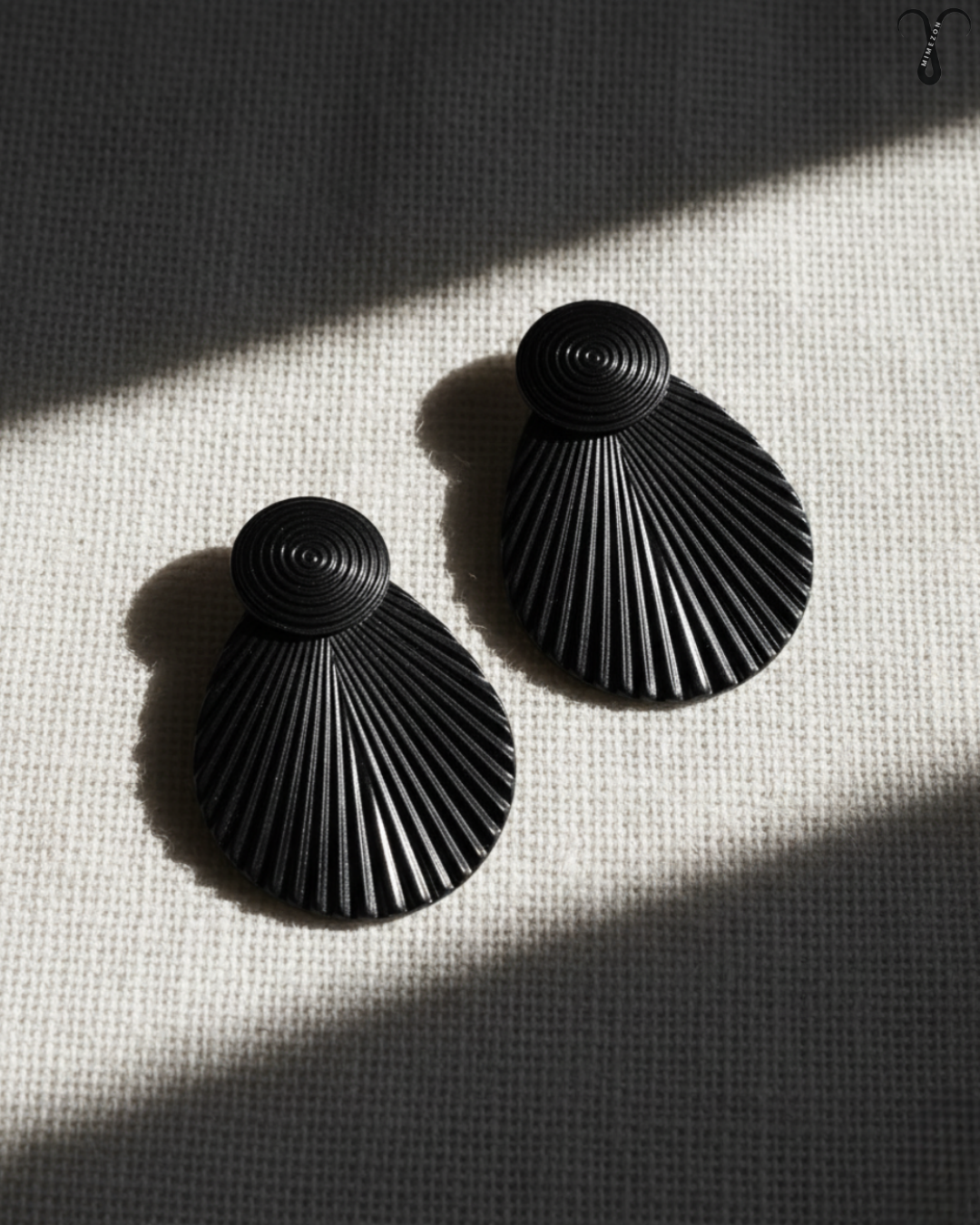 گوشواره طرح برگ استیل مشکی برند Shein