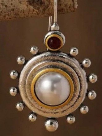 گوشواره جذاب طرح قدیمی از برند Shein